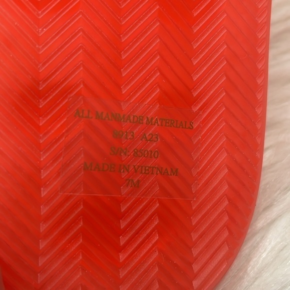 TORY BURCH Bubble Jelly Sandals - Picture 7 of 11